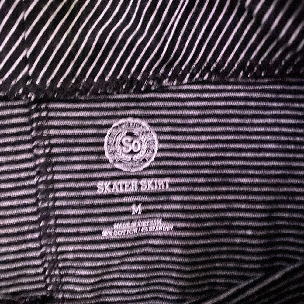 Skirt - Picture 2 of 2